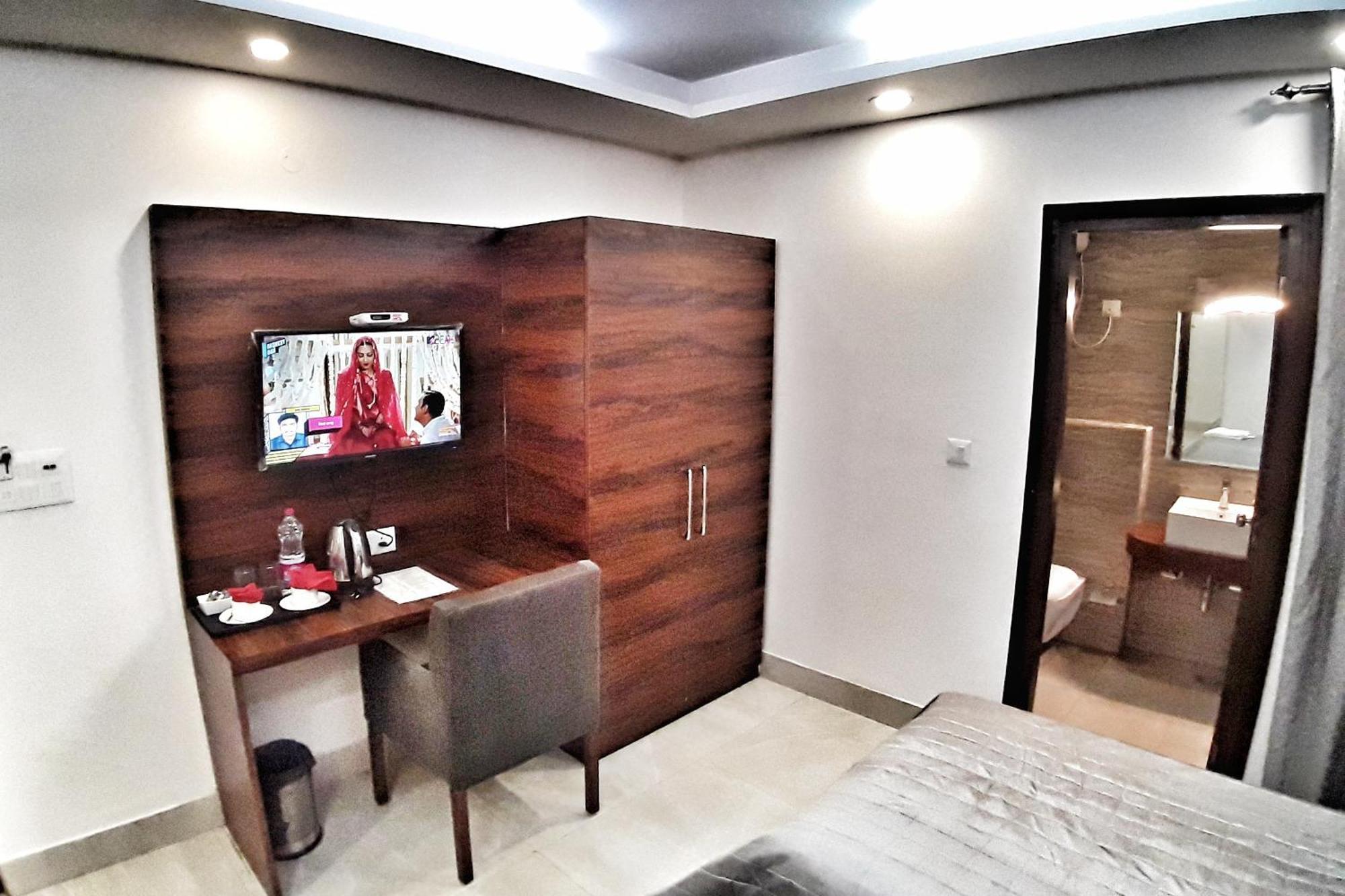 Hotel Delhi Aerocity New Delhi Buitenkant foto