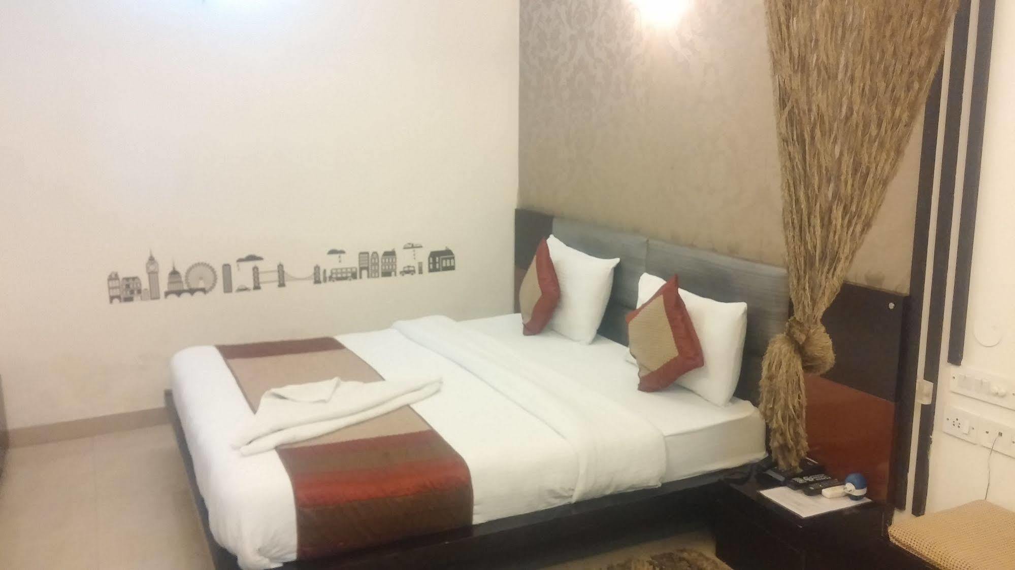 Hotel Delhi Aerocity New Delhi Buitenkant foto