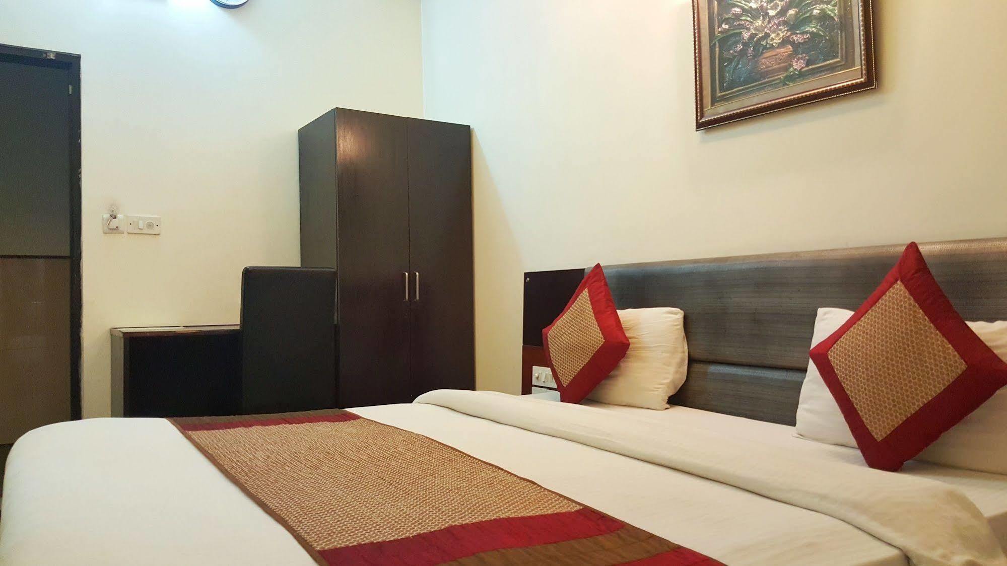 Hotel Delhi Aerocity New Delhi Buitenkant foto